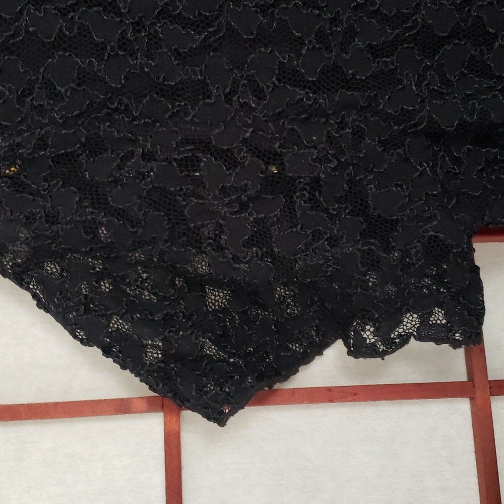 Black lace top - Picture 3 of 4